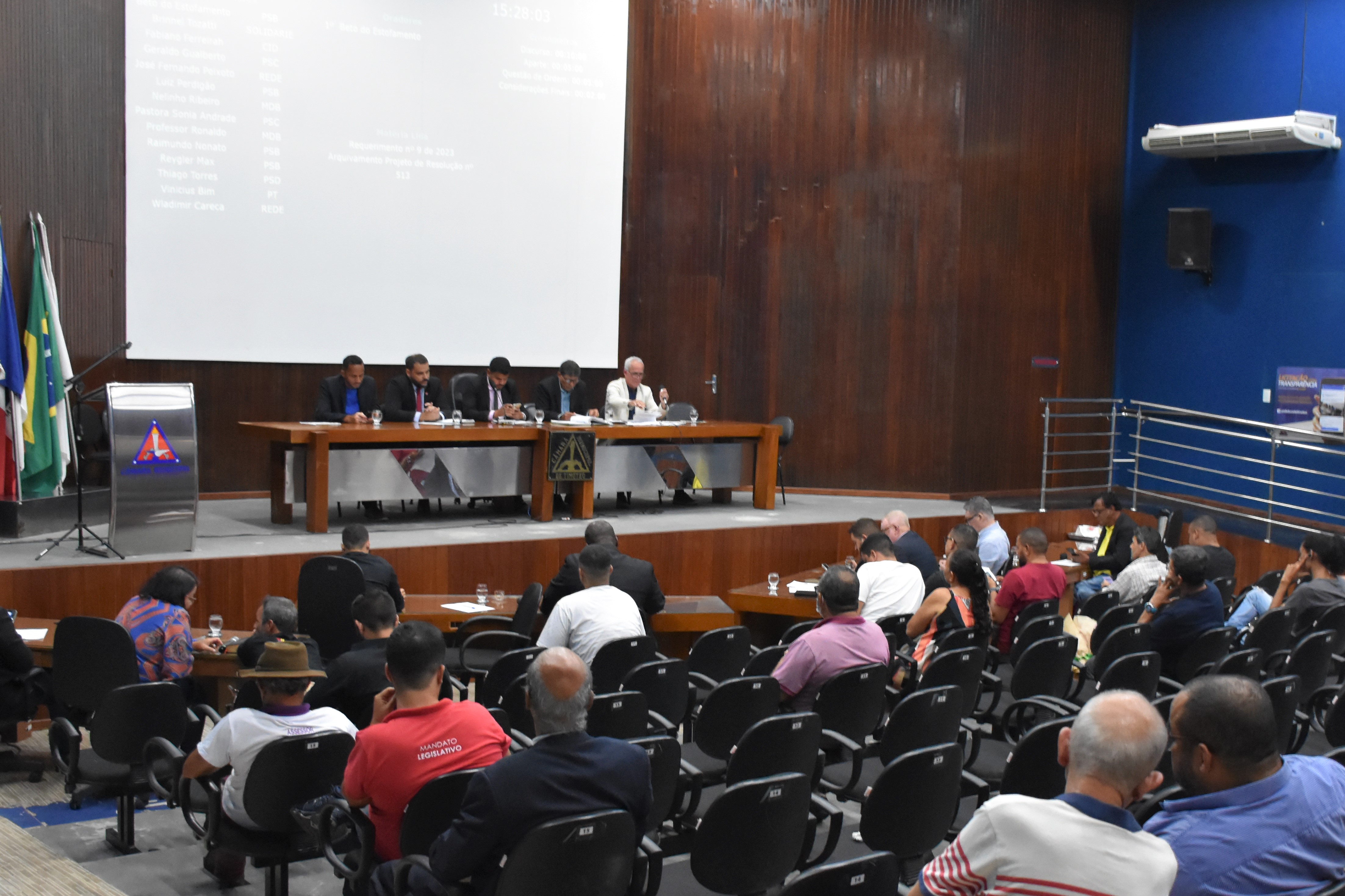 Novo presidente da Câmara de Timóteo abre a primeira reunião ordinária de 2023